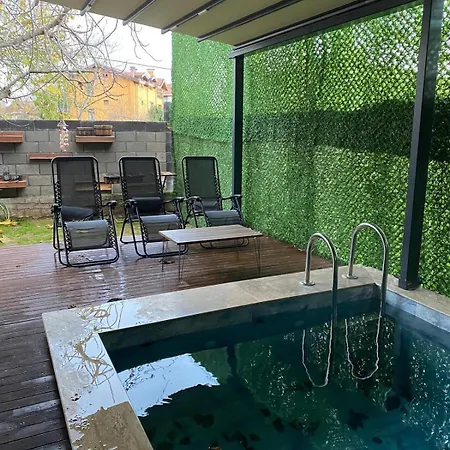 Villa House With A Detached Garden And Heated Pool For Rent *